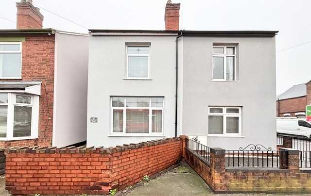 2-bed semi-detached on Kingsway, Kirkby In AShfield, £165,000