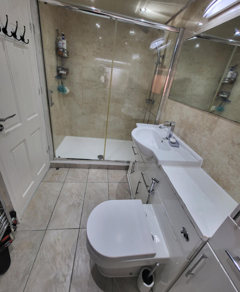 1 bedroom semi-detached house for rent