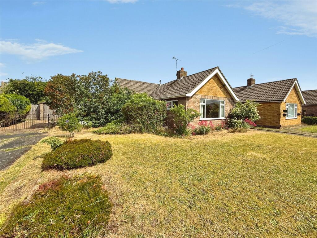 Main image of property: The Crescent, Bracebridge Heath, Lincoln, Lincolnshire, LN4
