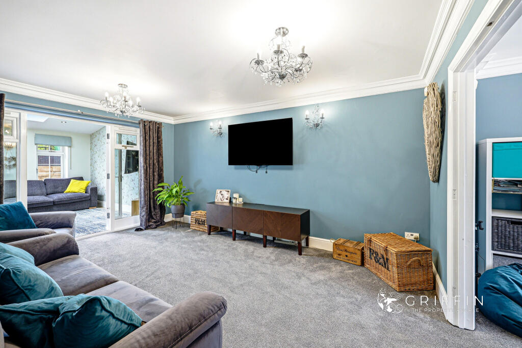 Henry De Grey Close, Grays, RM17 photo 4