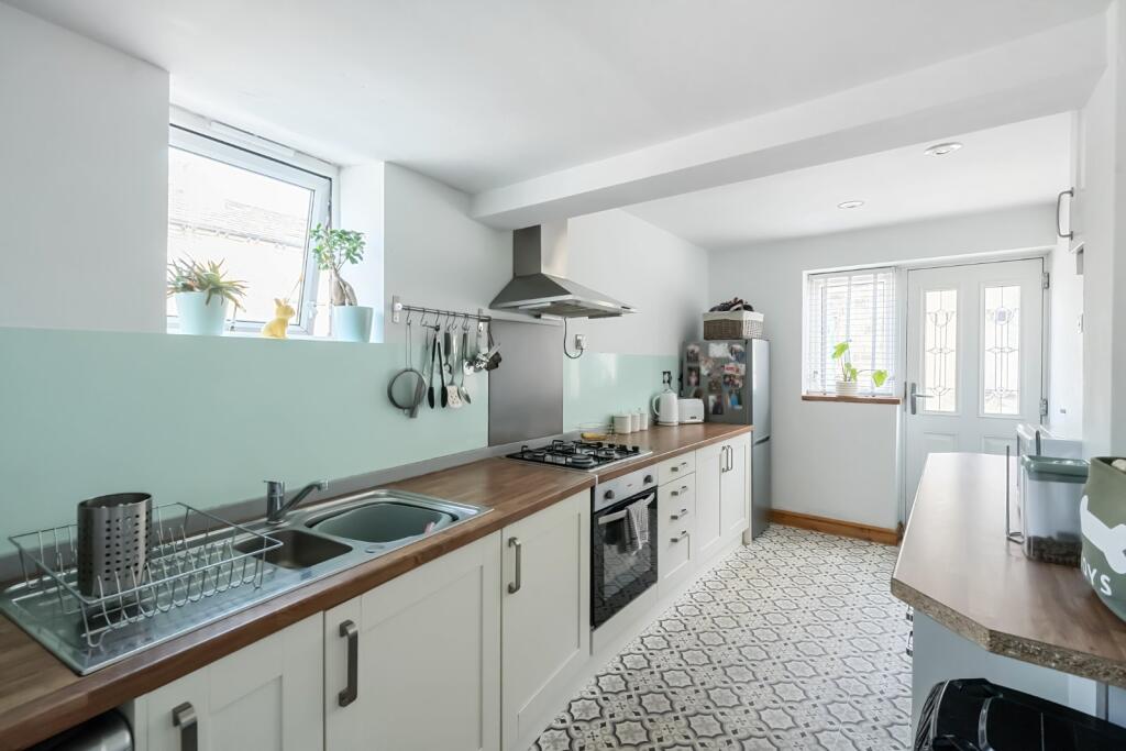 Woodland View, Calverley, Pudsey, West Yorkshire, LS28 photo 3