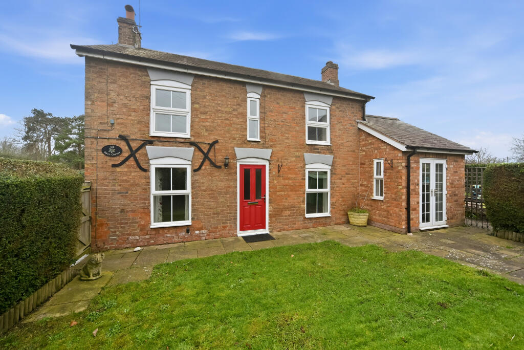 South Parade, Harbury CV33 - More