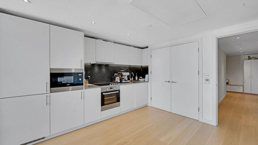 London, London, E14 9FR - View 5