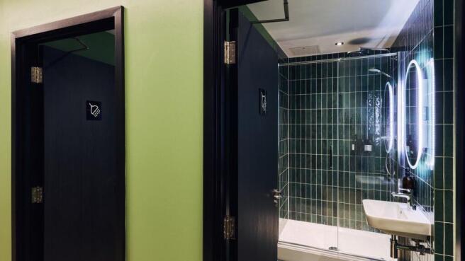 Blackfriars House - Shower