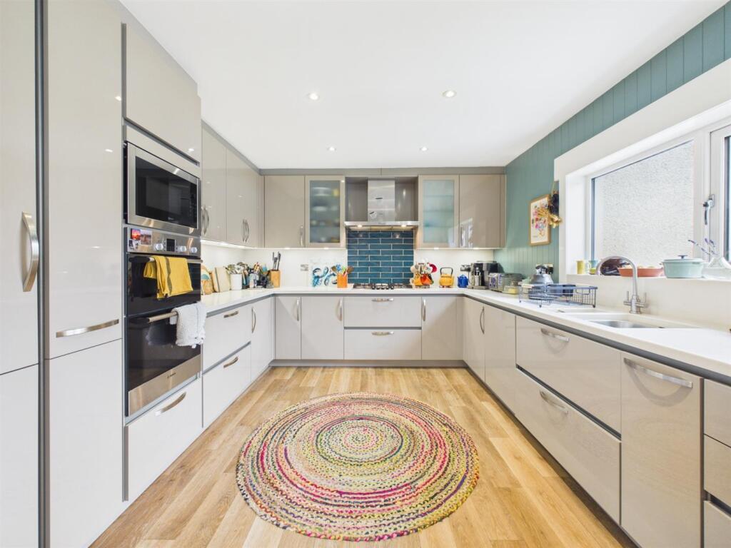 House in Perth - View 5