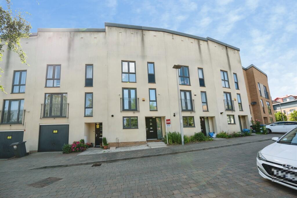 Main image of property: Braybrook Crescent, WEST BROMWICH