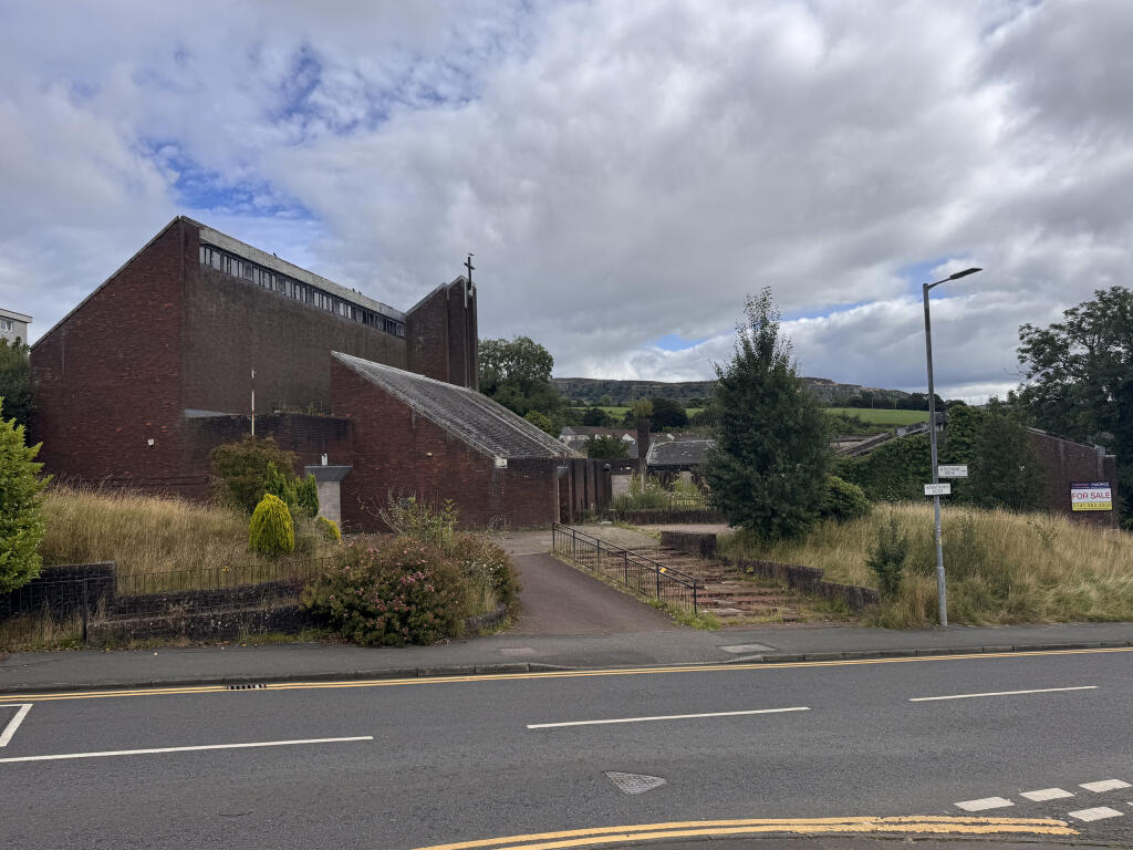 Studio house on St. Peters RC Church, Howatshaws Road, Dumbarton, West Dunbartonshire, £90,000