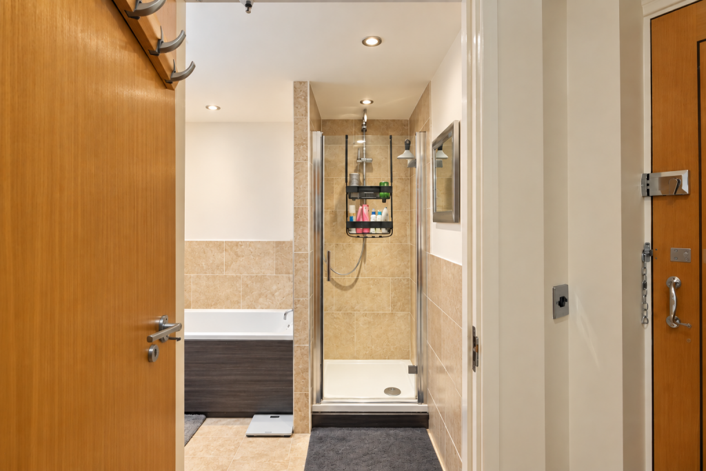 Weekday Cross Building property thumbnail 11