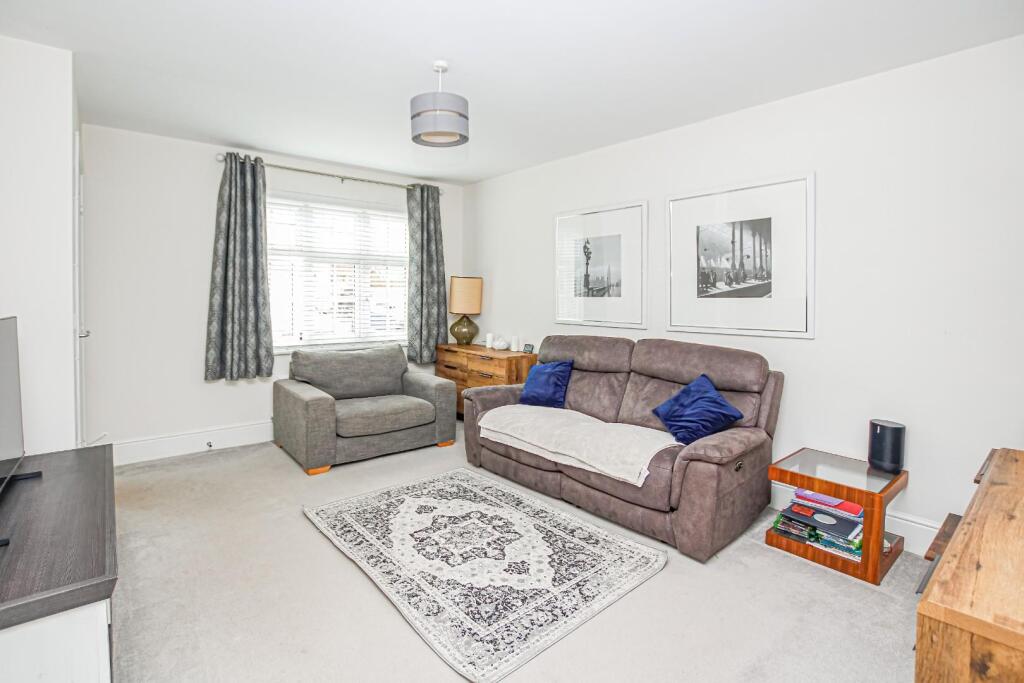 Shackleton Grove, Leighton Buzzard photo 3