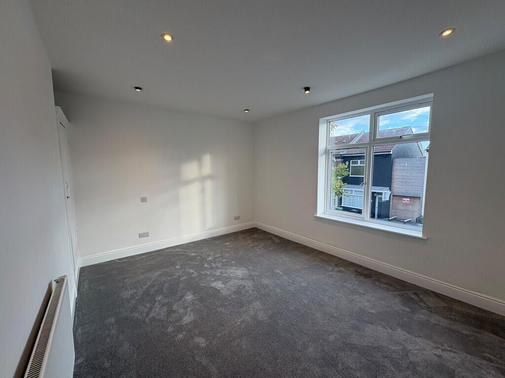 House in Portsmouth - More