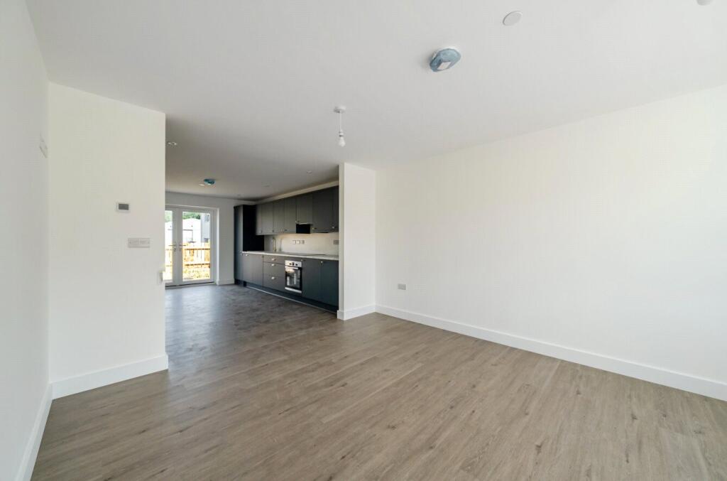House in Bow Street, Nantyfallen, Tirymynach - View 5