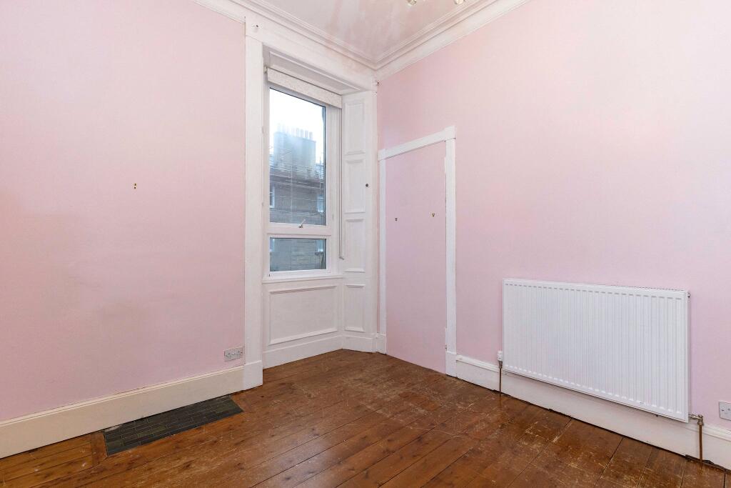 Apartment in Edinburgh - More