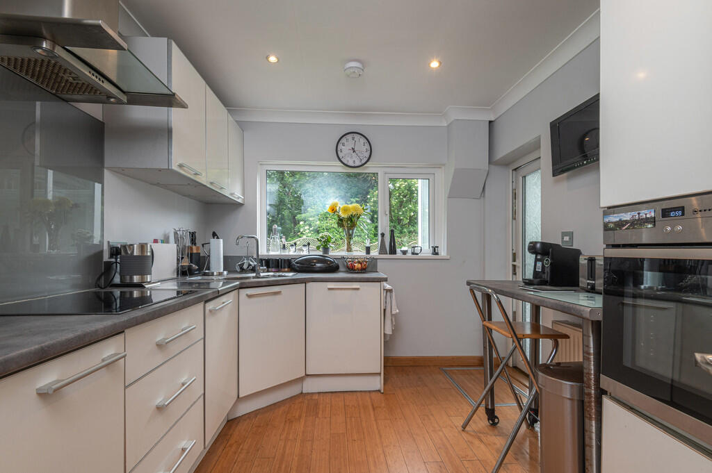 Heaton Road, Gledholt photo 2