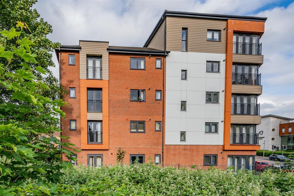 Apartment in Kettering, North Northamptonshire - View 2
