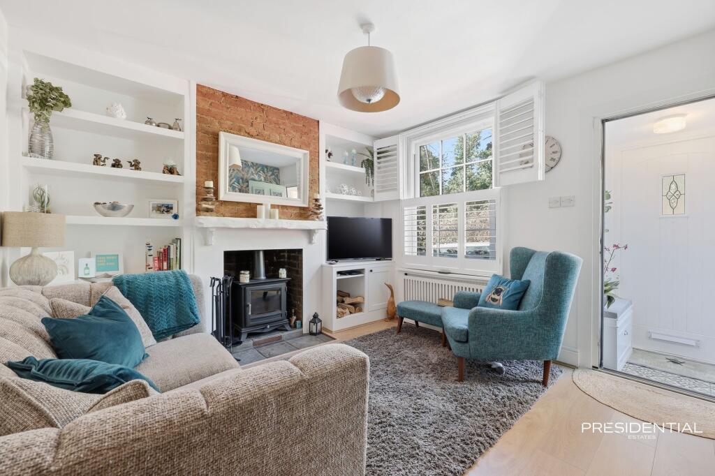 Main image of property: Duck Cottage, Lower Road, Loughton, IG10 2RT