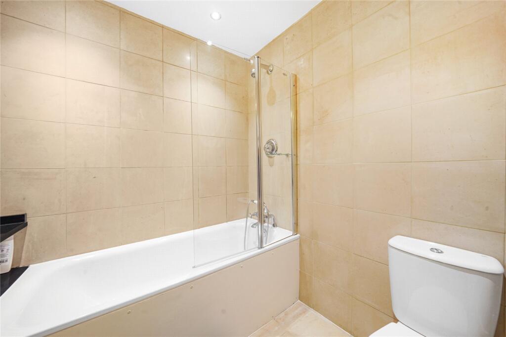 Apartment in London - View 5