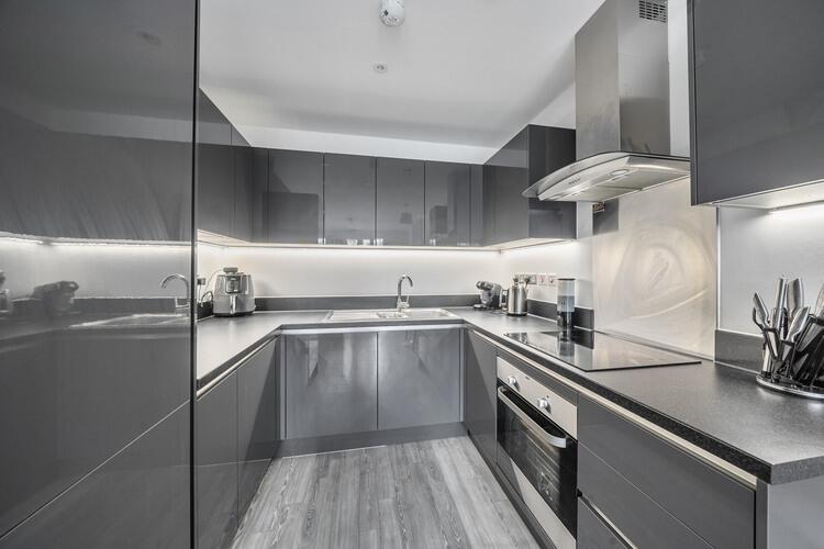 Apartment in Welwyn Hatfield, Hertfordshire - View 5