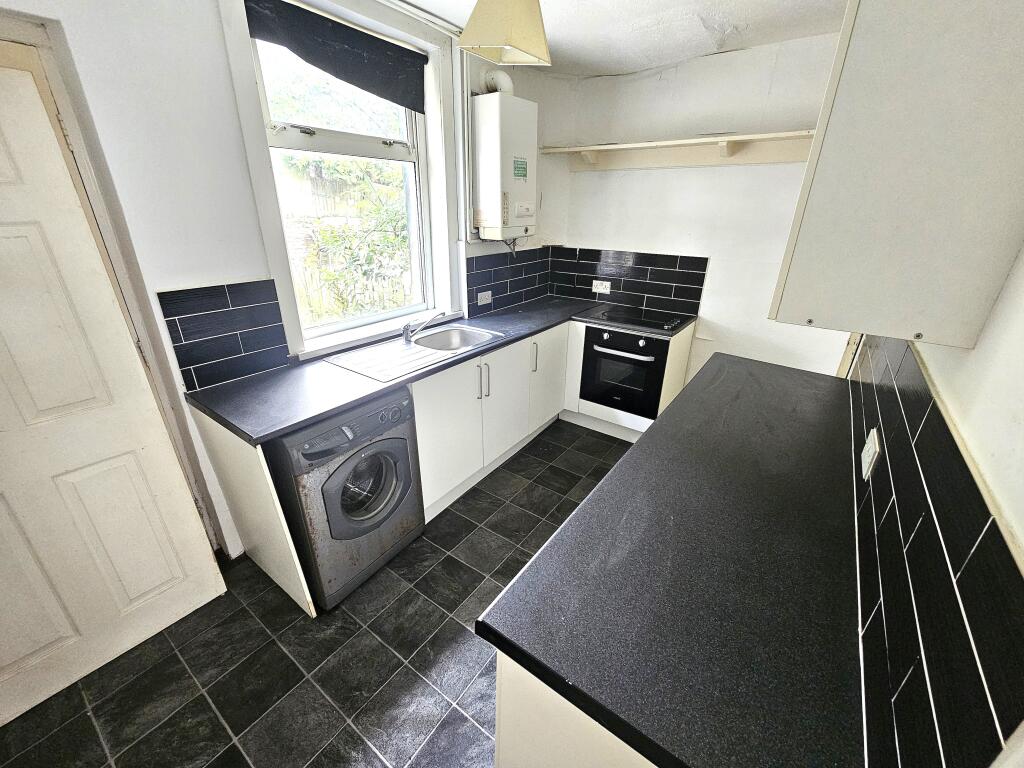 Brompton Road, Bradford photo 4