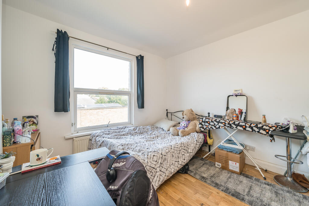 House in Twickenham - View 5