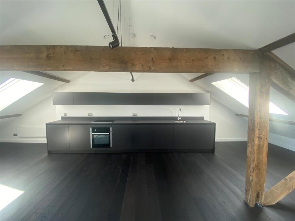 Apartment in Manchester - View 4