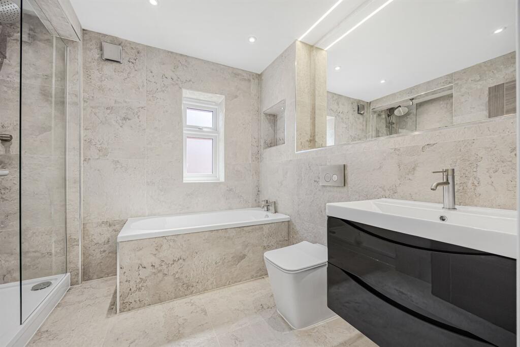 House in Reading, Caversham Park - View 3