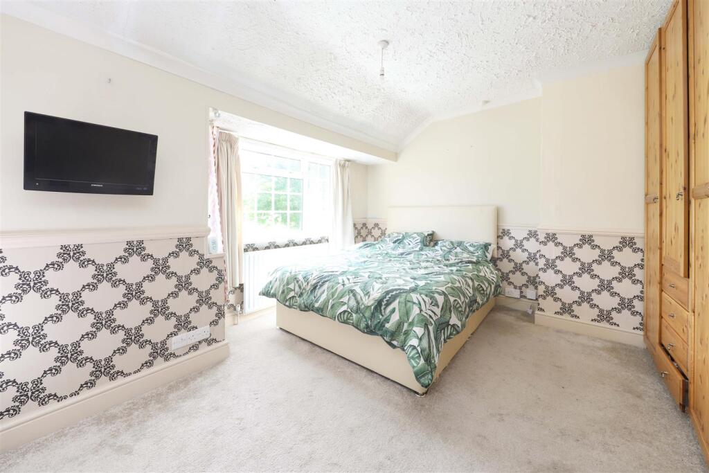 House in Southall - View 5