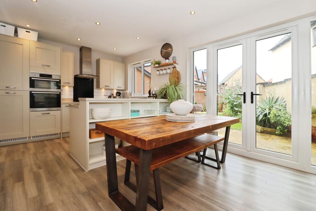 Mustoe Road, Frenchay, Bristol, BS16 photo 4