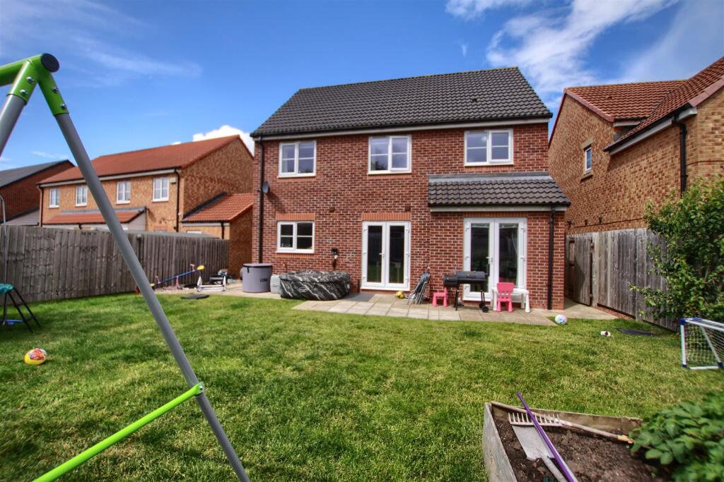 House in Stockton-on-Tees, Queensgate - View 2