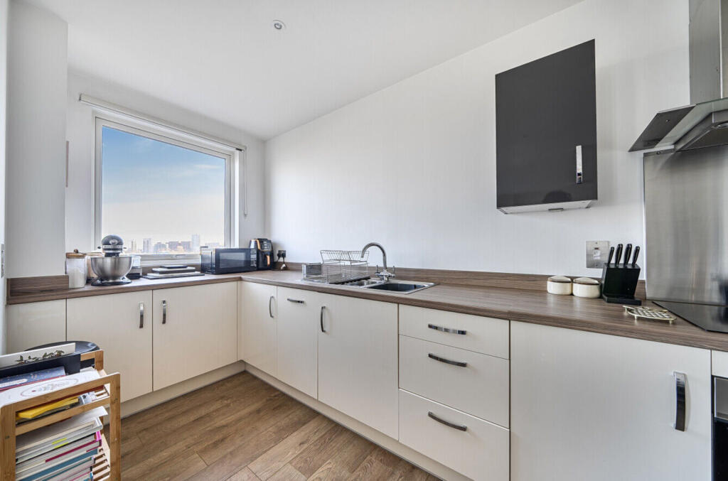 Apartment in London - View 2