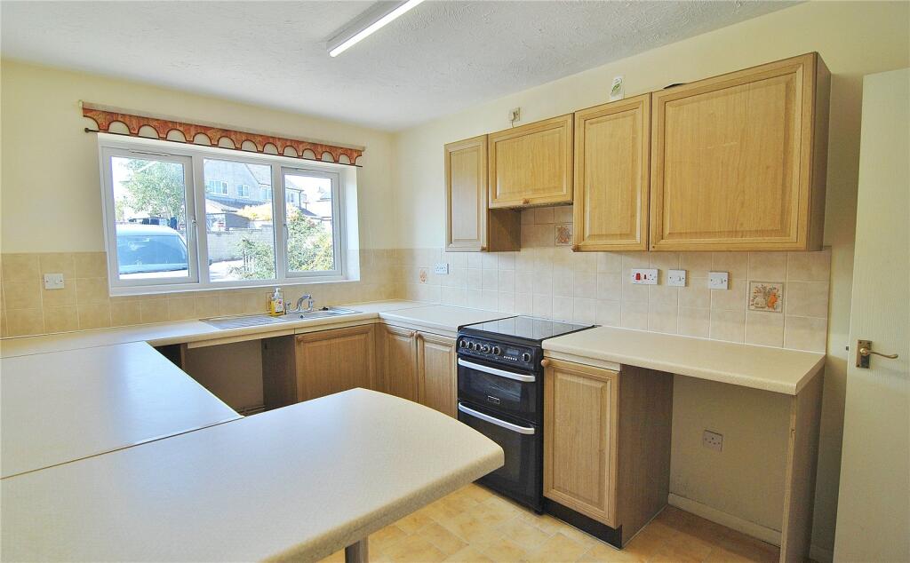 House in Gloucester - View 5