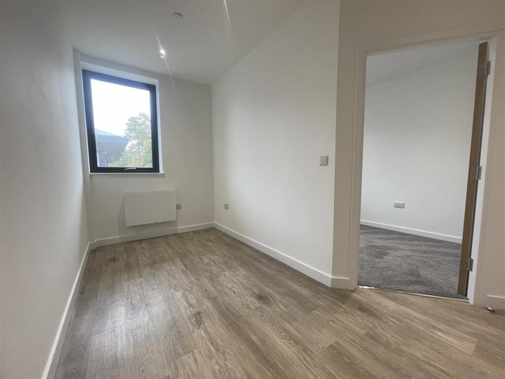 Apartment in Reading - View 3