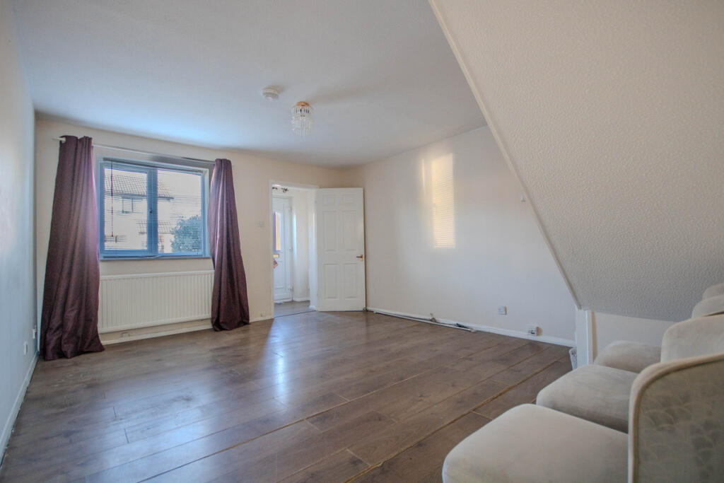 Orchid Close, Cardiff, CF3 photo 3