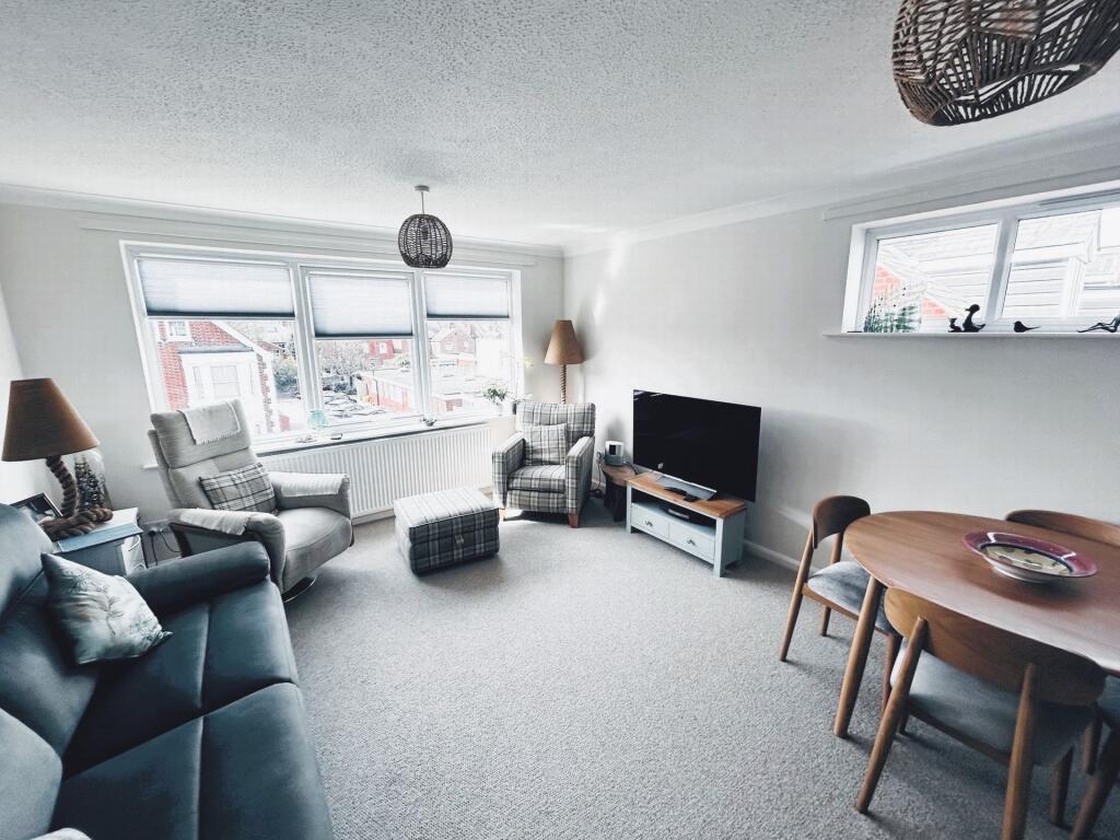 Apartment in East Suffolk, Felixstowe - View 5