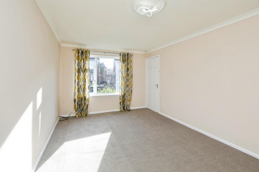 Lion Close, Nottingham photo 4