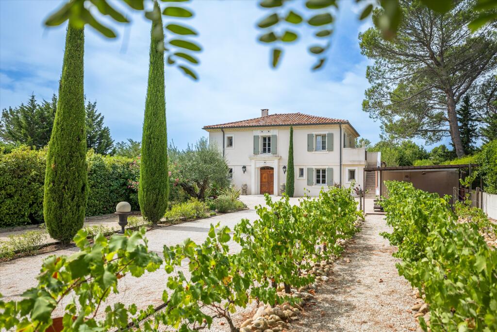 Main image of property: Provence-Alps-Cote d`Azur, Vaucluse, L'isle-sur-la-Sorgue