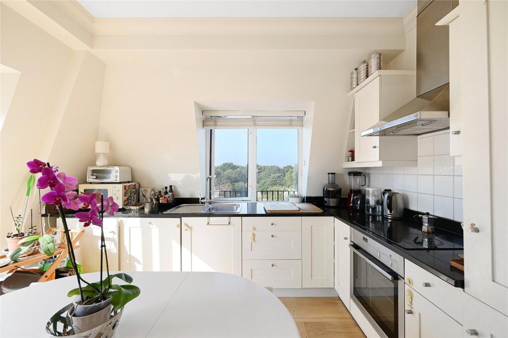 Apartment in London - More