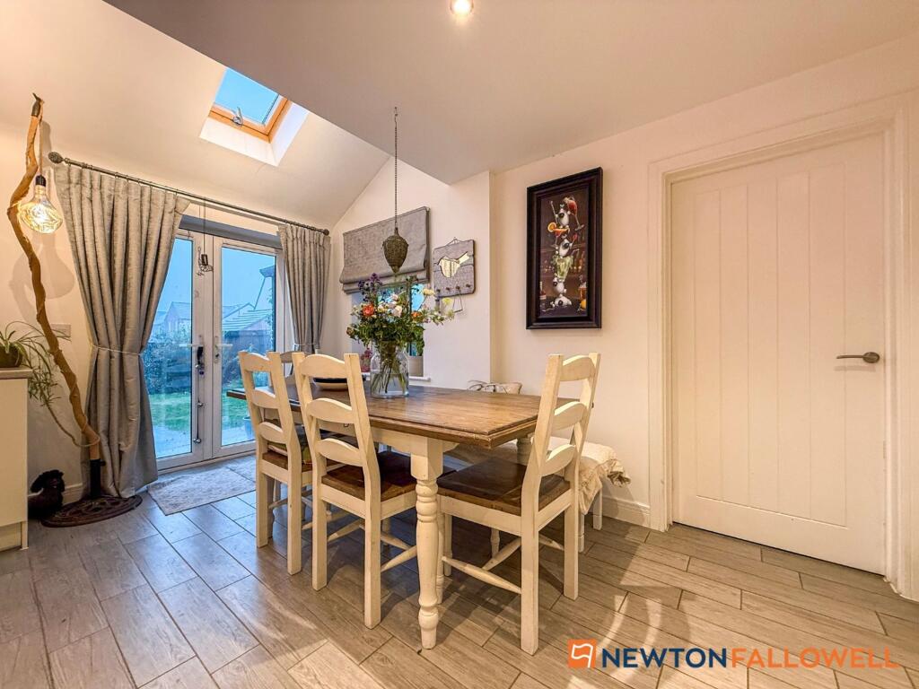 House in Newark, Middlebeck - More