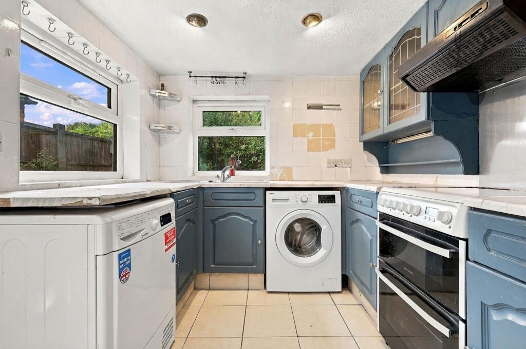 House in Ilford - More