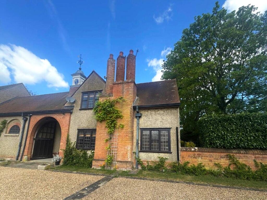 Main image of property: Stables Cottage, Banbury Road, Greystoke Hall, Warwick, CV34