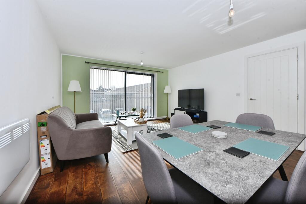 Apartment in Tameside, Fairfield - More