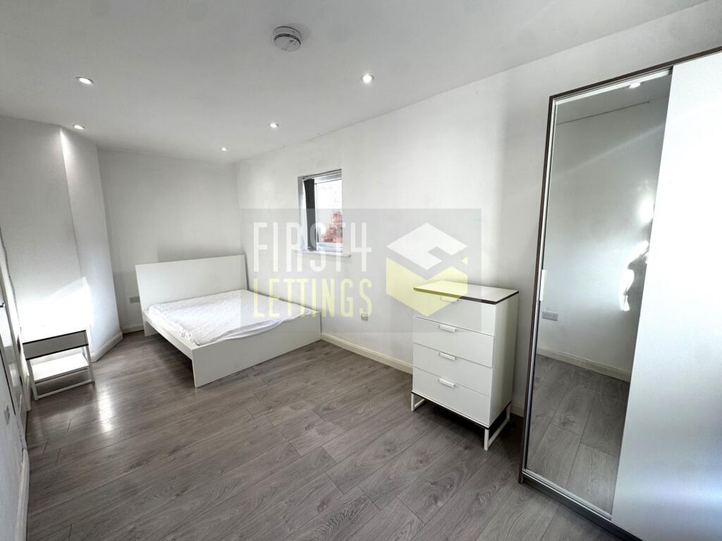 Main image of property: Aylestone Road, Leicester, LE2