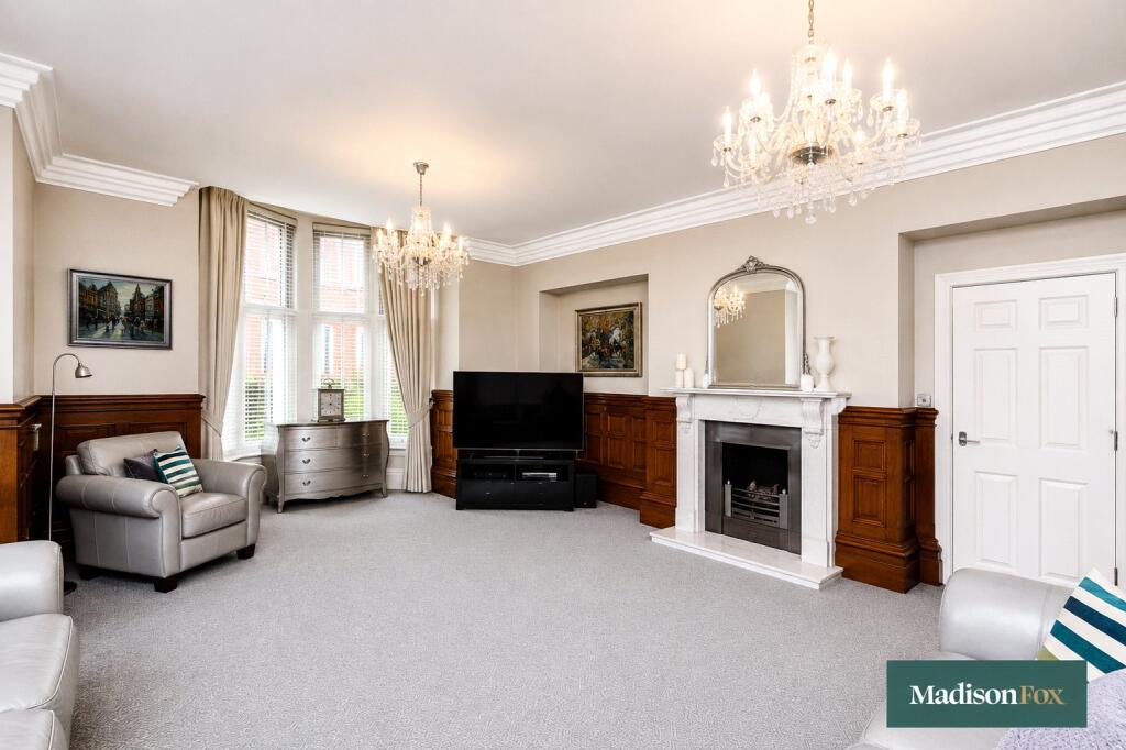 Apartment in Ilford - View 4