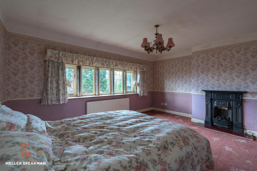 House in Oldham, Saddleworth - View 4