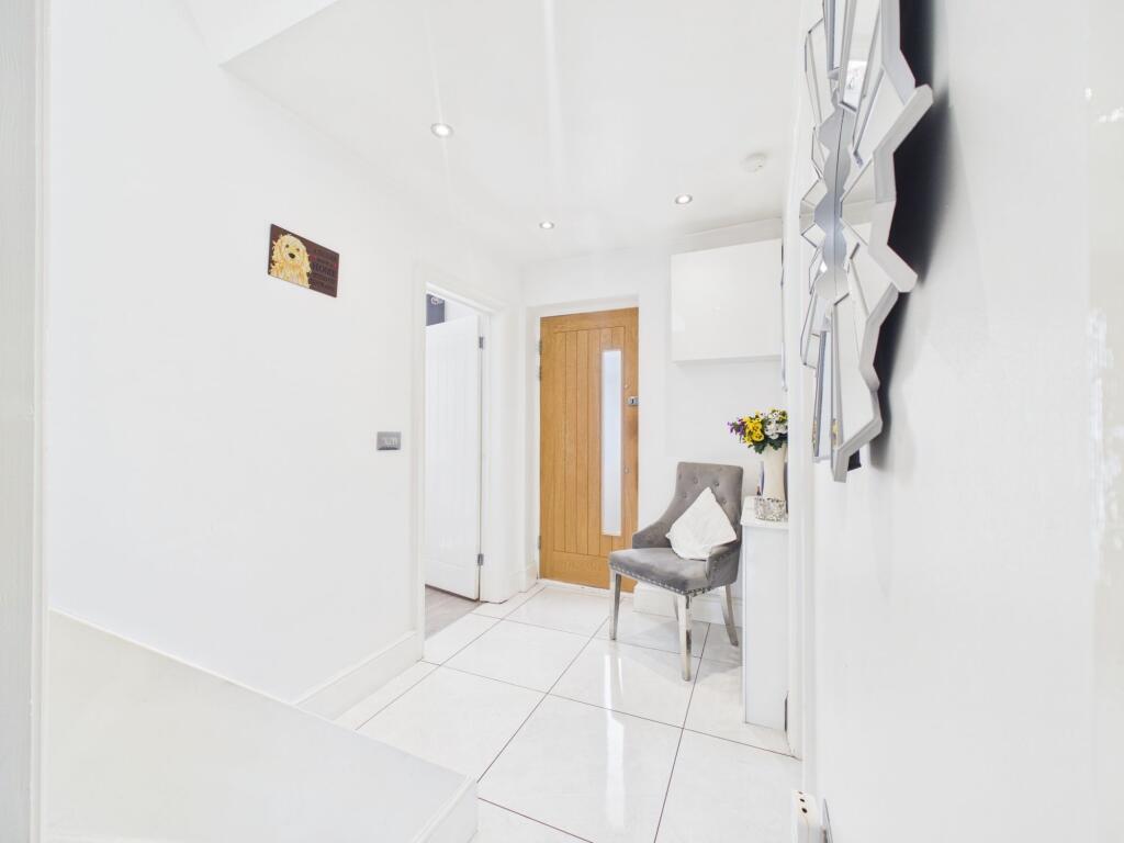 House in Thurrock, Essex - View 5
