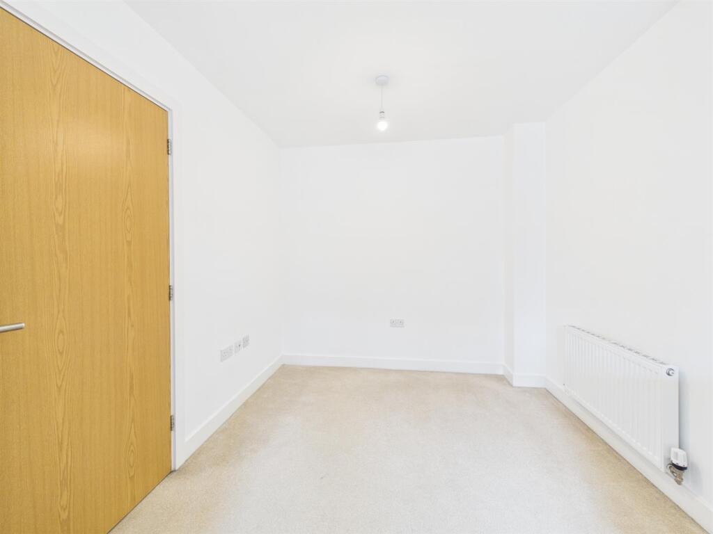 Primrose Road, Lyde Green photo 4
