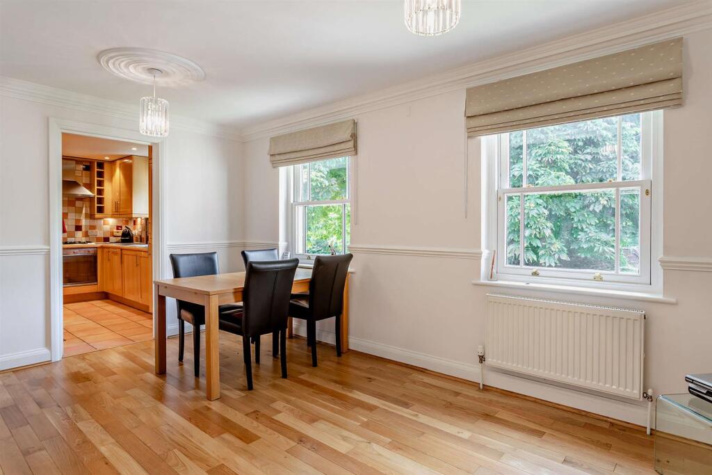 Apartment in Cambridge, Romsey - View 3
