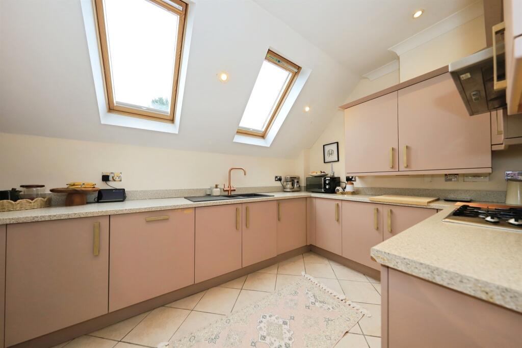 Haybridge Mews, Hagley, Stourbridge photo 2