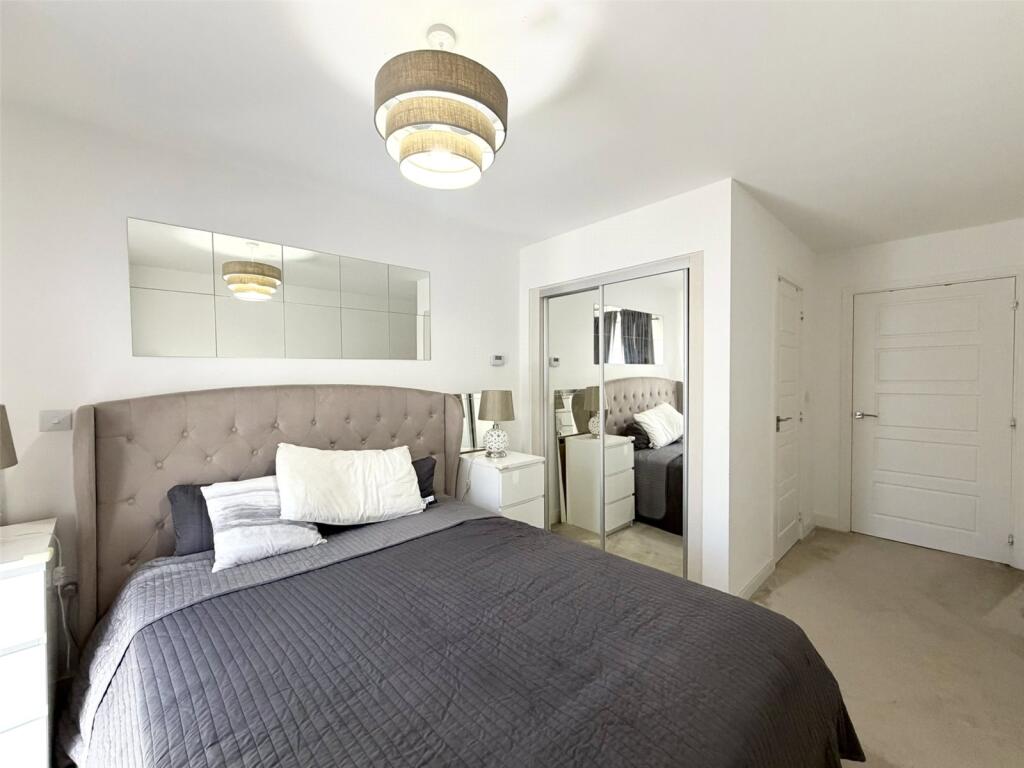 Apartment in Dartford, Ebbsfleet Green, Ebbsfleet Valley - View 3