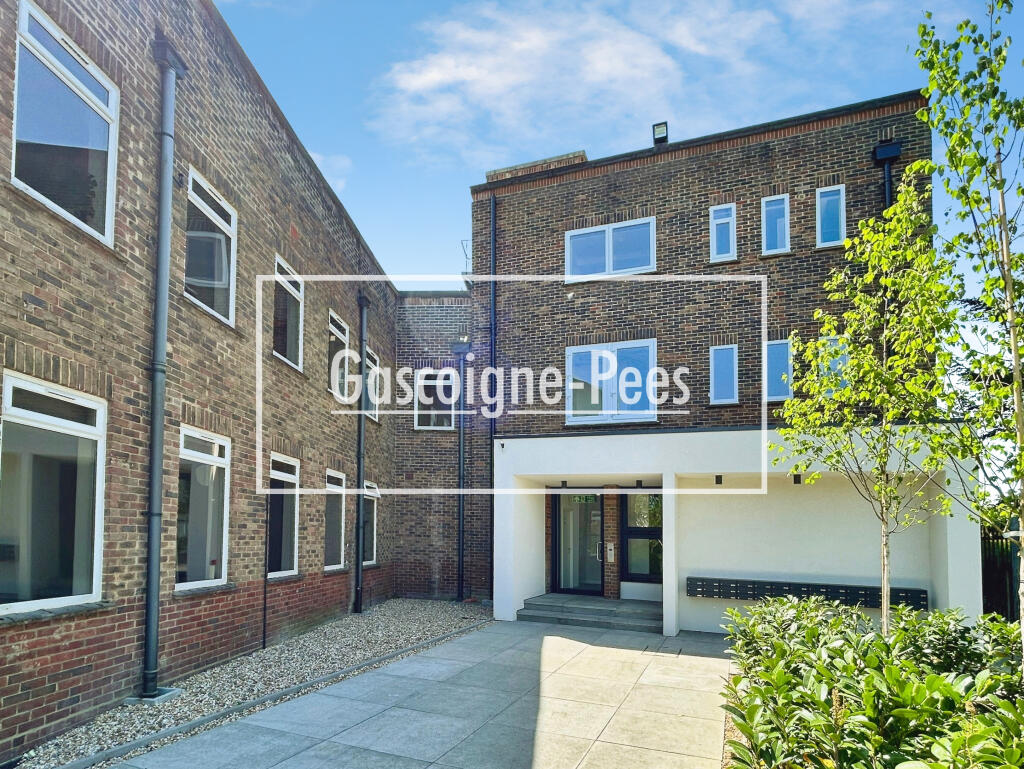 Main image of property: Kingston Road, Leatherhead, KT22