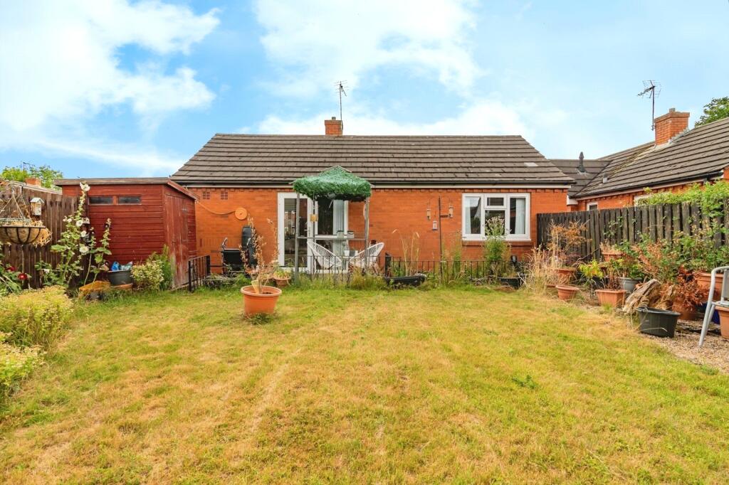 House in Gedling, Nottinghamshire - View 4